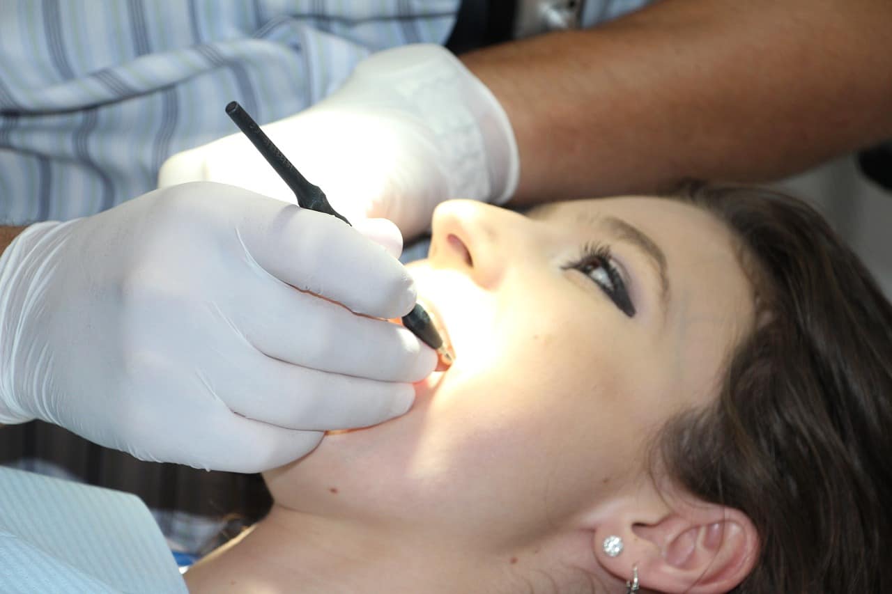 האם מותר לעשות טיפולי שיניים בהרדמה מלאה בהיריון